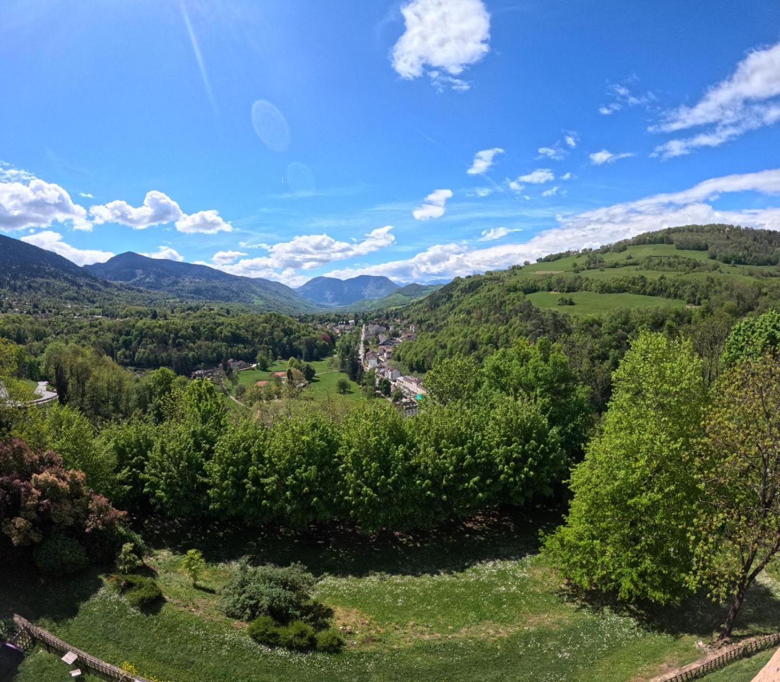Le Belvedere De La Grand Croix Dans Le Chateau D'Uriage Saint-Martin-dʼUriage 外观 照片